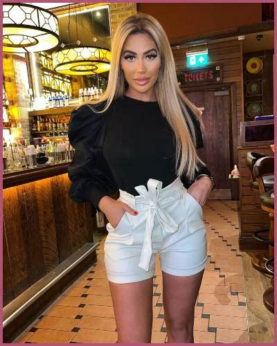 is chloe ferry single.